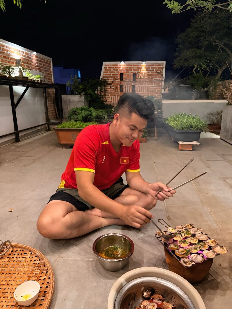 Sao Việt 24h: Lê Phương khoe khoảnh khắc mẹ chồng nàng dâu quấn quýt khi "nhậu" chung, chồng trẻ thì hết mực cưng chiều - 3