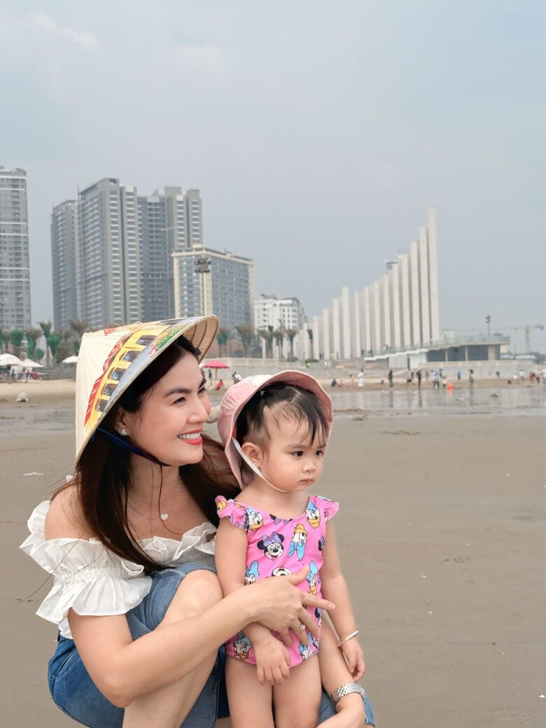 Sao Việt 24h: Nguyễn Văn Chung khoe con trai lớn phổng, 14 tuổi mặc đồ giống bố trông "như 2 giọt nước" - 12