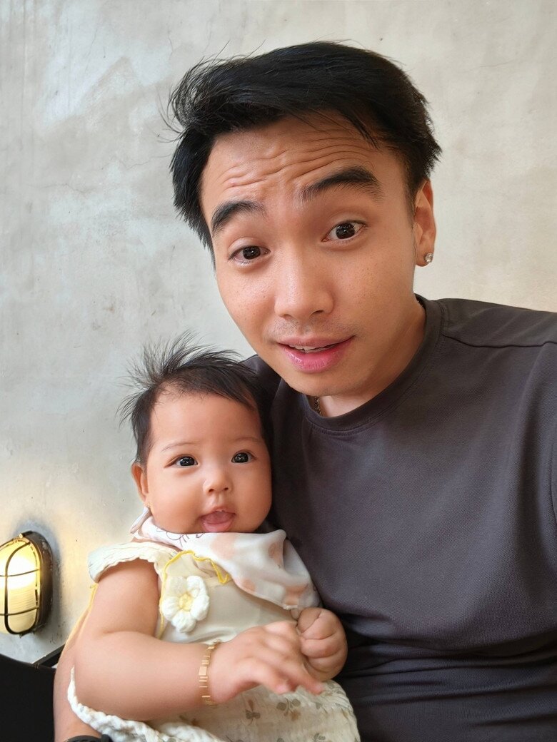 Sao Việt 24h: Nguyễn Văn Chung khoe con trai lớn phổng, 14 tuổi mặc đồ giống bố trông "như 2 giọt nước" - 5