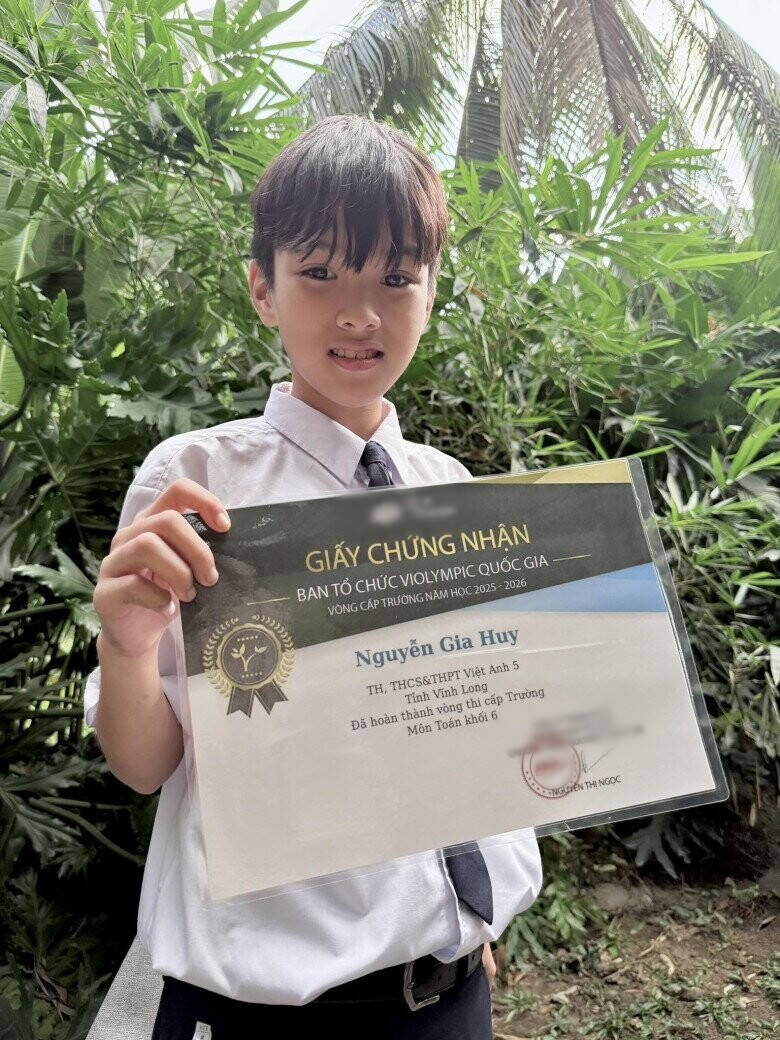 Sao Việt 24h: Nguyễn Văn Chung khoe con trai lớn phổng, 14 tuổi mặc đồ giống bố trông "như 2 giọt nước" - 6