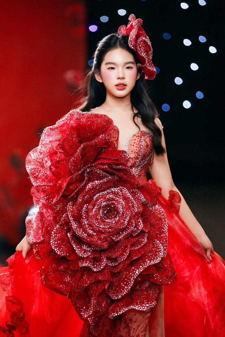 Sao Việt 24h: Nhã Phương kể hành trình sinh con thứ 3 khi vắng chồng, Trường Giang cứ nhìn thấy vợ là bật khóc - 8