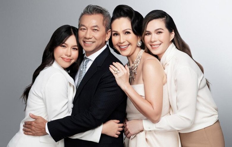 Sao Việt 24h: "Nữ hoàng ảnh lịch" kỷ niệm 32 năm ngày cưới, hé lộ bí quyết giữ hôn nhân bền chặt hơn 3 thập kỷ - 4