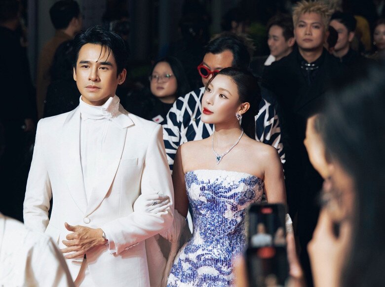 Sao Việt 24h: Phương Lê tiết lộ chi phí du học cho con gái là 1 năm hơn 2 tỷ đồng, phản pháo khi bị chê đắt - 12