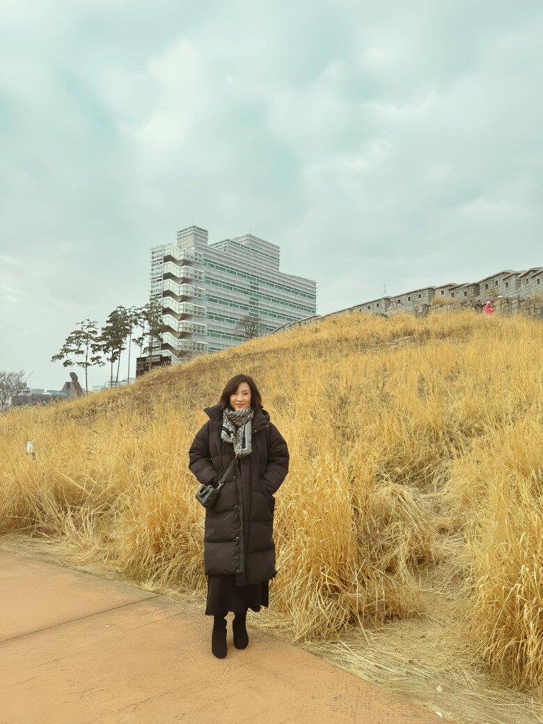 Sao Việt 24h: Quang Dũng mở tiệc trong biệt thự 400m² thiết đãi bạn bè nghệ sĩ, Thanh Thảo thoải mái bên "người cũ" - 11