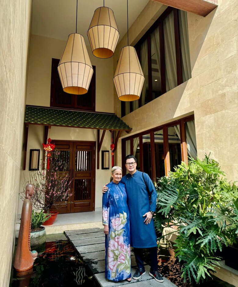 Sao Việt 24h: Quang Dũng mở tiệc trong biệt thự 400m² thiết đãi bạn bè nghệ sĩ, Thanh Thảo thoải mái bên "người cũ" - 4