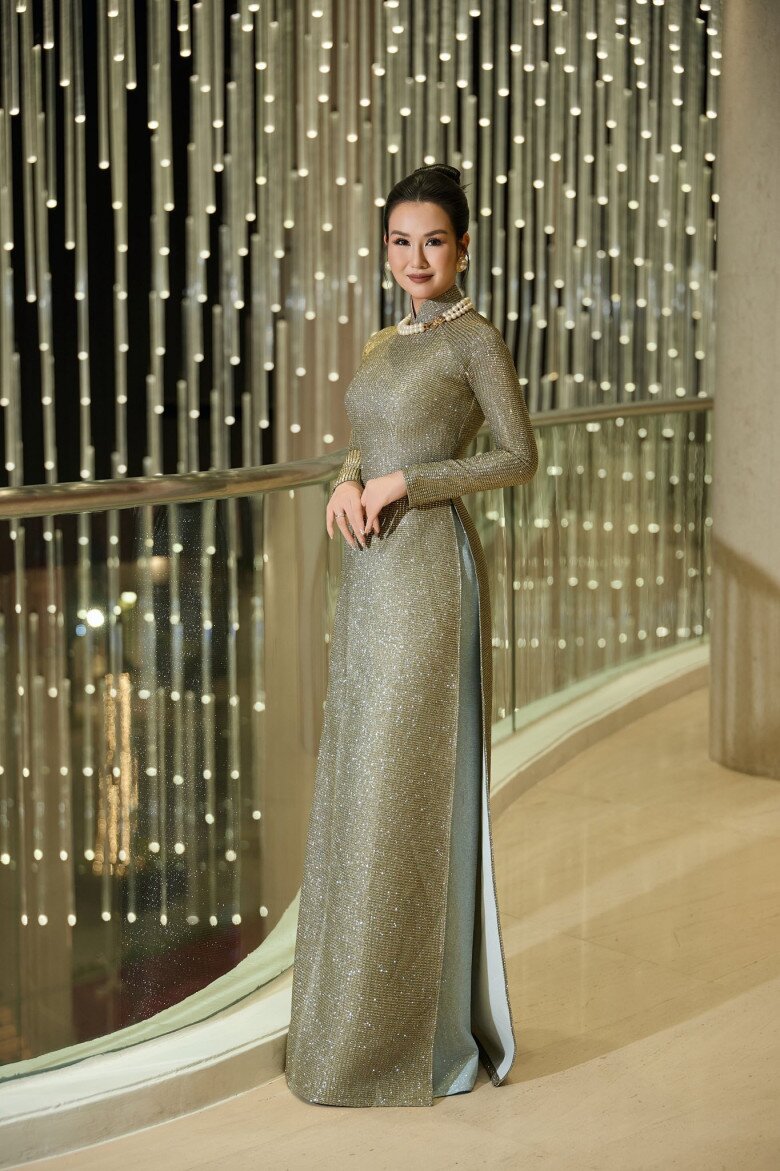 Sao Việt 24h: Quang Dũng mở tiệc trong biệt thự 400m² thiết đãi bạn bè nghệ sĩ, Thanh Thảo thoải mái bên "người cũ" - 15