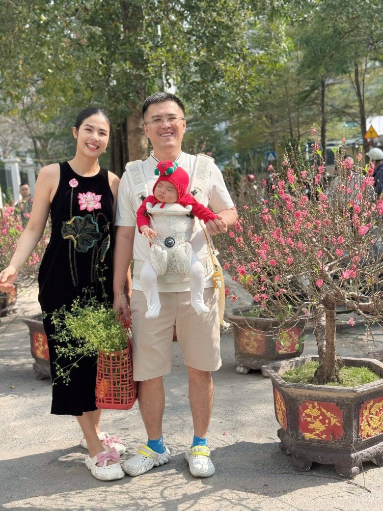 Sao Việt 24h: Cường Đô La giữ truyền thống khoe Subeo cao vượt cả nhà, Đỗ Mỹ Linh bị chồng giục về chuẩn bị Giao thừa - 12