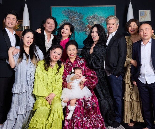 Sao Việt tổng kết năm 2025: Lệ Quyên viên mãn bên tình trẻ, Thanh Lam đăng ảnh gia đình đông đủ có cả Quốc Trung - 1