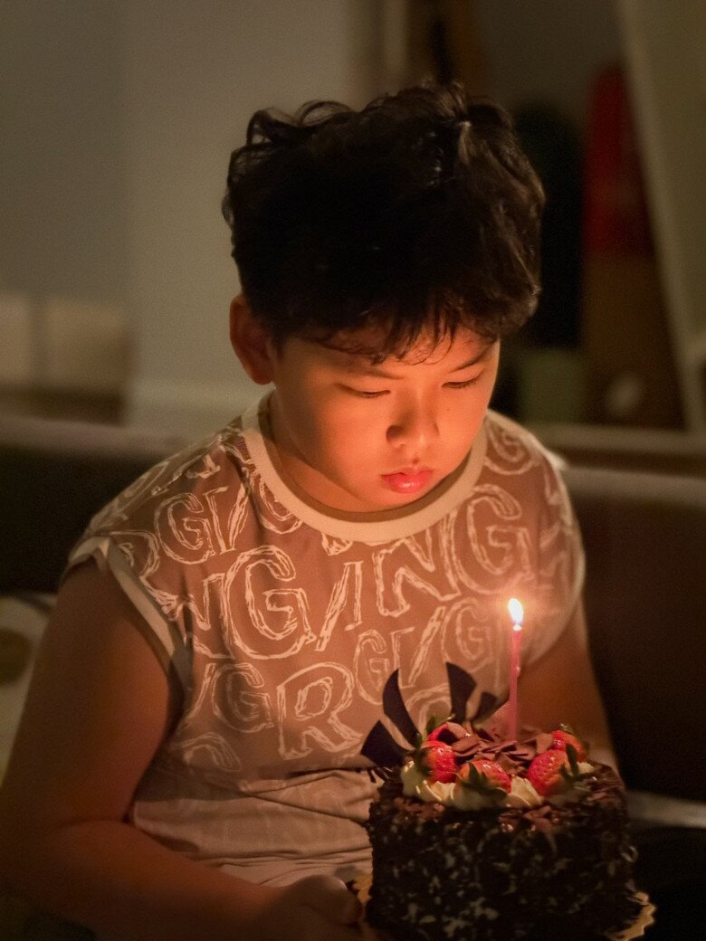 Sao Việt 24h: Thanh Trúc đăng ảnh tình tứ kỷ niệm 3 năm kết hôn, Châu Khải Phong bỗng khoe "bồ nhí" - 6