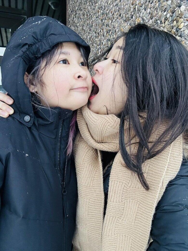 Sao Việt 24h: Vợ cũ Huy Khánh hối hận khi cùng con gái Cát Cát sang Phần Lan, cuộc sống khác với khi ở Việt Nam - 2