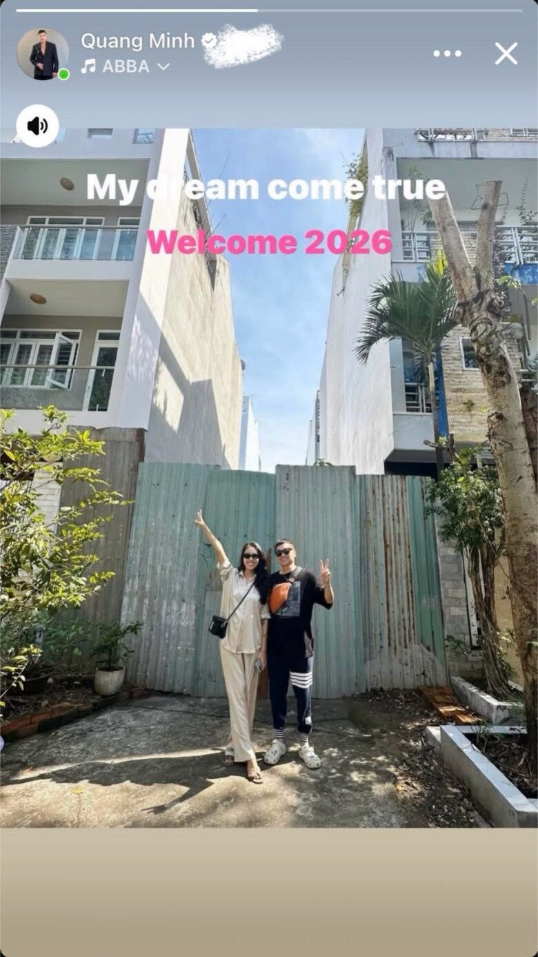 Sao Việt 24h: Vợ kém 37 tuổi của Quang Minh bất ngờ khoe sổ đỏ, không quên "nịnh" chồng đầy yêu thương - 2