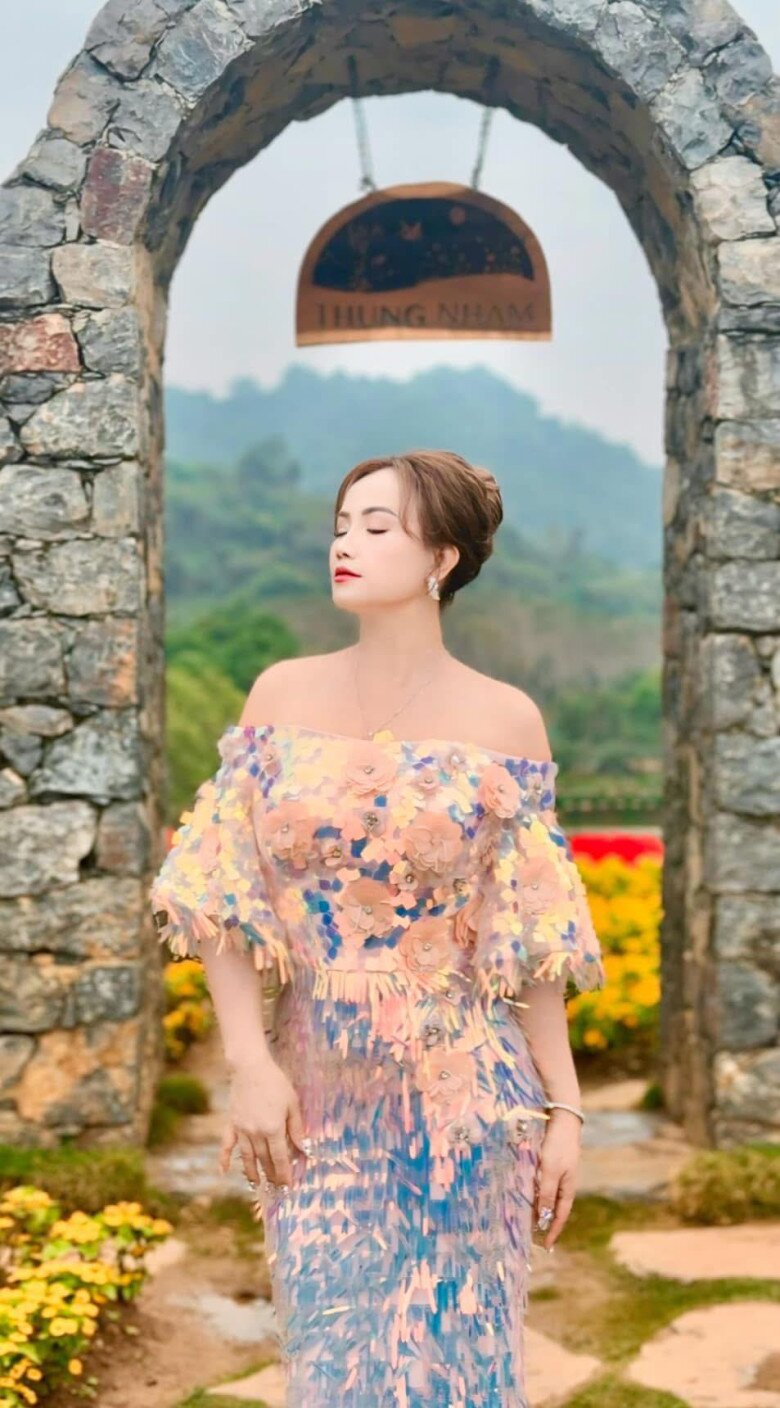 Sao Việt 24h: Vợ kém 37 tuổi của Quang Minh bất ngờ khoe sổ đỏ, không quên "nịnh" chồng đầy yêu thương - 8