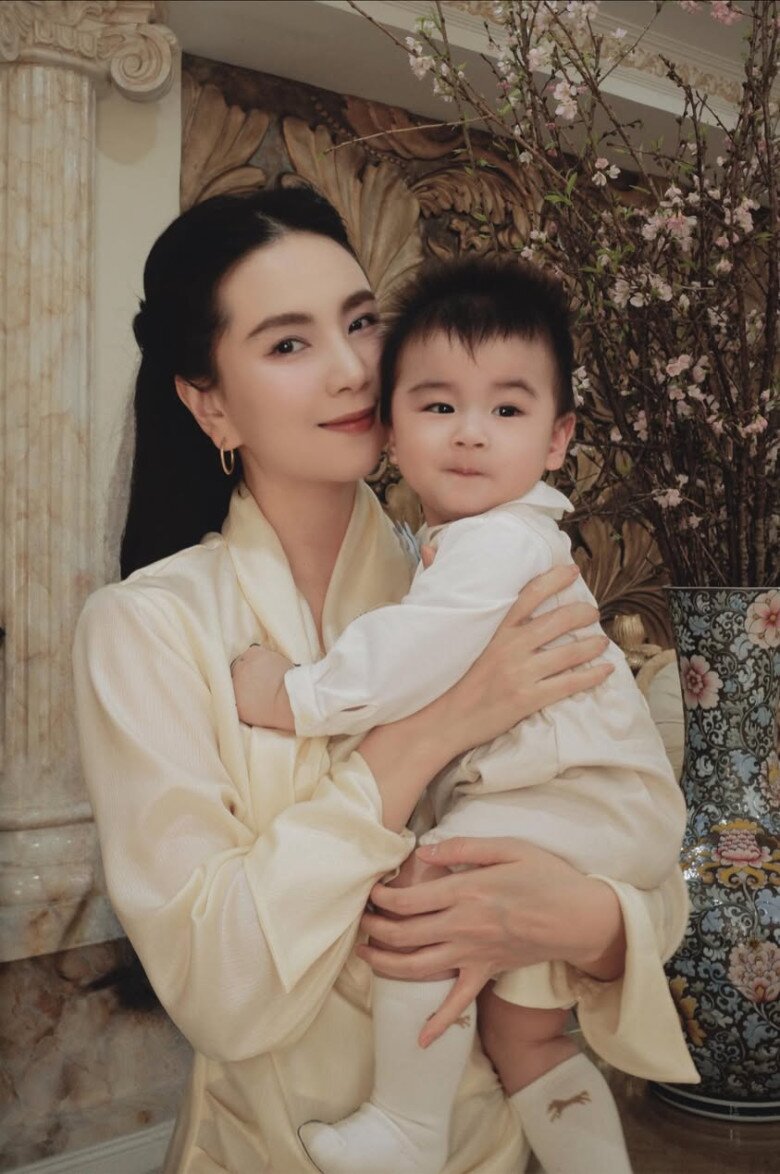 MC đẹp nhất VTV "phổng mũi" khoe tin vui sau khi sinh quý tử, U40 đẻ xong trẻ xinh nõn nà hệt thiếu nữ 18 - 3