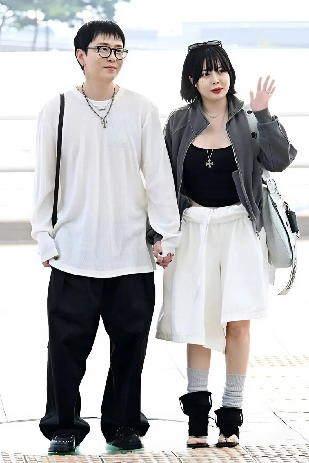 Đi TTTM chơi Tết, mỹ nhân sexy nhất showbiz bị người qua đường "tóm sống" vòng 2 khủng, dấu hiệu bầu bí quá rõ - 4