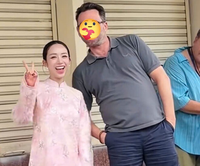 Con gái đại gia Việt được khách Tây liên tục "thả thính" ở chợ Bến Thành, netizen sốc khi biết đã là mẹ 4 con - 4