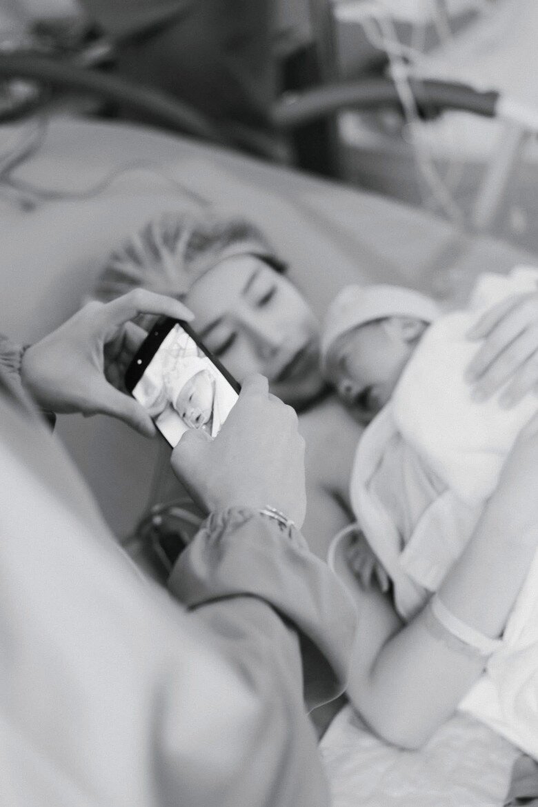 Con gái đại gia Việt được khách Tây liên tục "thả thính" ở chợ Bến Thành, netizen sốc khi biết đã là mẹ 4 con - 6