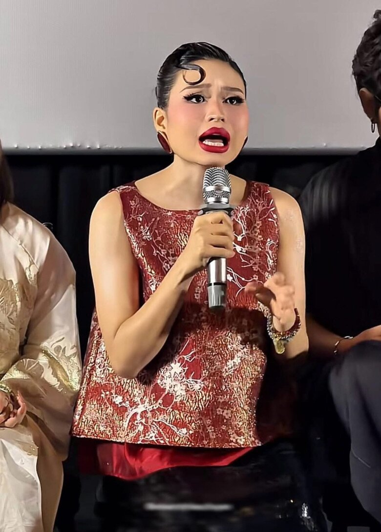 Con gái Lê Giang lộ bụng bầu với bạn trai gia thế "khủng", dân tình nhìn xong đoán luôn "chắc cỡ 5 tháng rồi" - 4