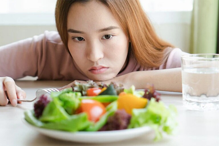 3 thói quen người trẻ hay làm vào buổi sáng gây hại cho thận, ai đang thực hiện cần bỏ ngay - 2