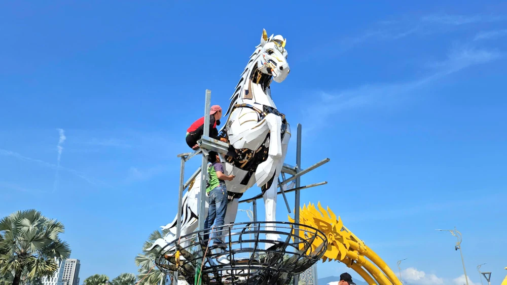 Điểm danh linh vật Ngựa trên khắp Việt Nam: Trầm trồ với thiết kế hiện đại, ngựa Gia Lai “chiếm spotlight" vì đáng yêu - 4