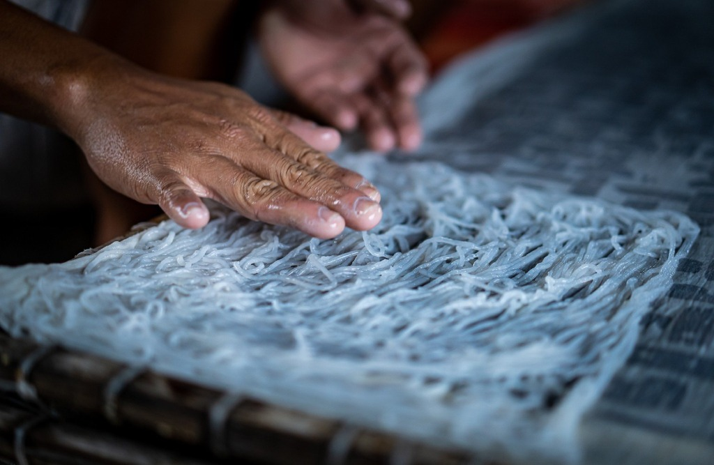 Nghề lạ ở Việt Nam: Ngôi làng làm sợi bún đặc biệt, trước chỉ dâng lên vua chúa, nay thành đặc sản vạn người mê - 3