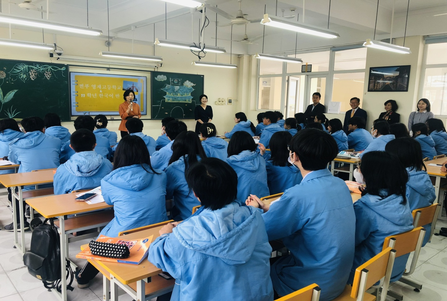 2 ngôi trường THPT Chuyên ở Hải Phòng: Là lò đào tạo nhân tài của đất cảng, sở hữu thành tích “đỉnh của chóp” - 2