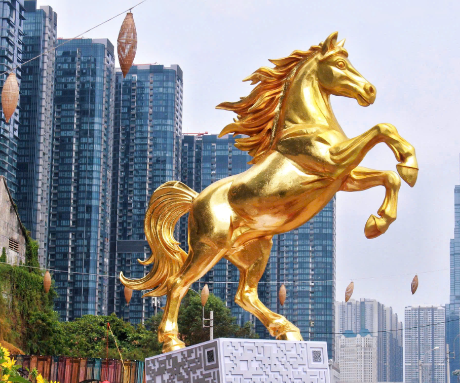 Điểm danh linh vật Ngựa trên khắp Việt Nam: Trầm trồ với thiết kế hiện đại, ngựa Gia Lai “chiếm spotlight" vì đáng yêu - 1