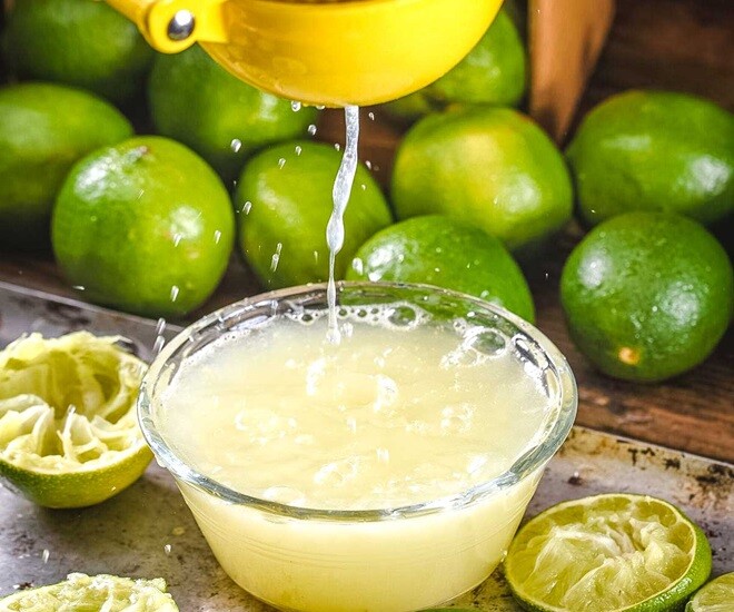 Cơ thể còn “da bọc xương”, khối u di căn khắp nơi sau gần nửa năm uống nước cốt chanh để "chữa ung thư" - 1