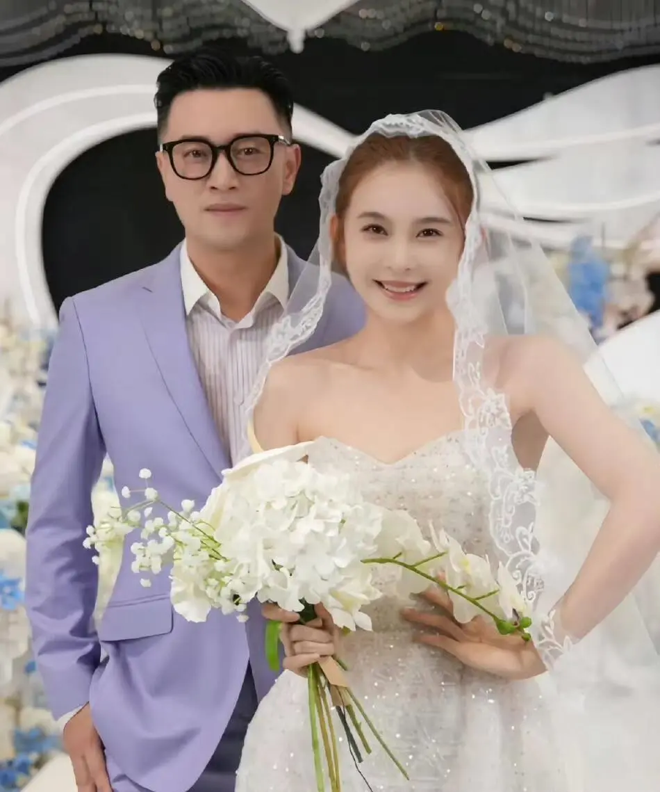 “Chị đẹp” thích diện đầm xuyên thấu yêu toàn trai trẻ đáng tuổi cháu, cưới và ly hôn chỉ trong 3 ngày - 3