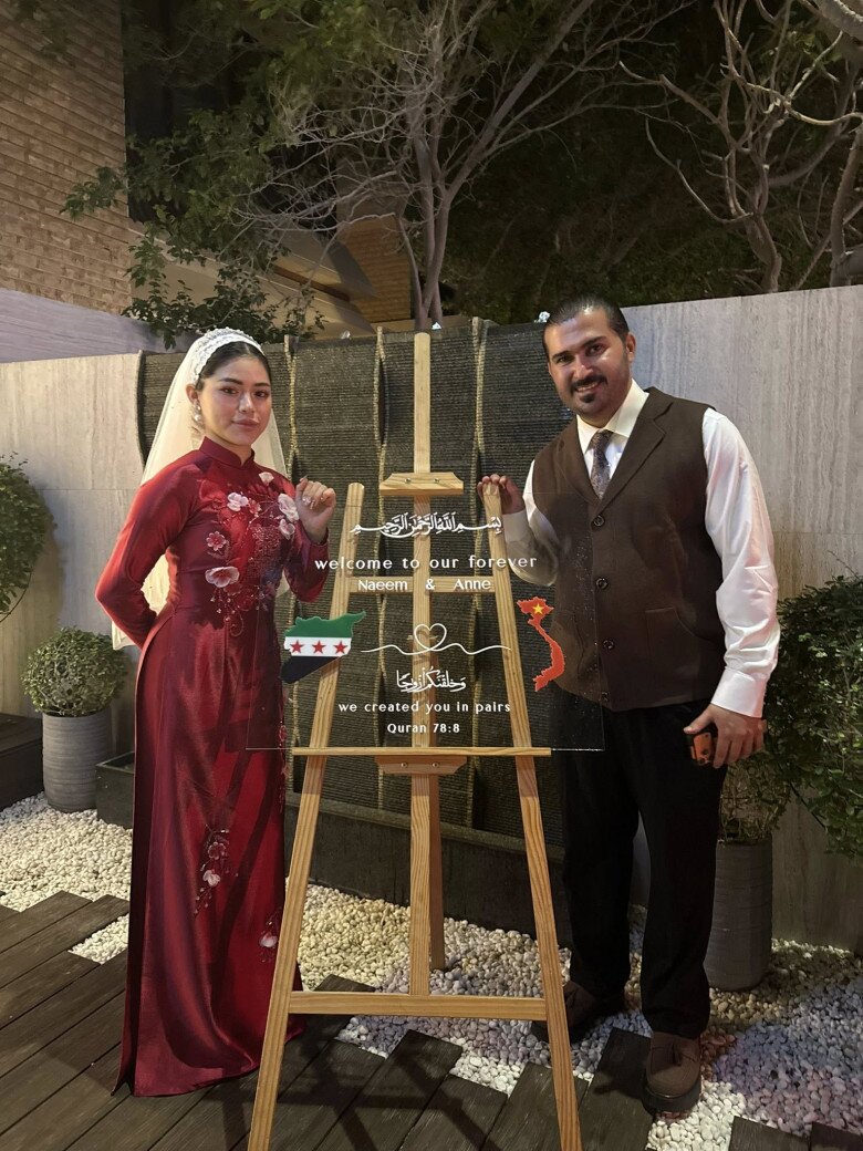 Cô dâu Việt được chồng Ả Rập Xê Út cầu hôn trên trực thăng ở Dubai, rước dâu bằng xế hộp bạc tỷ - 3