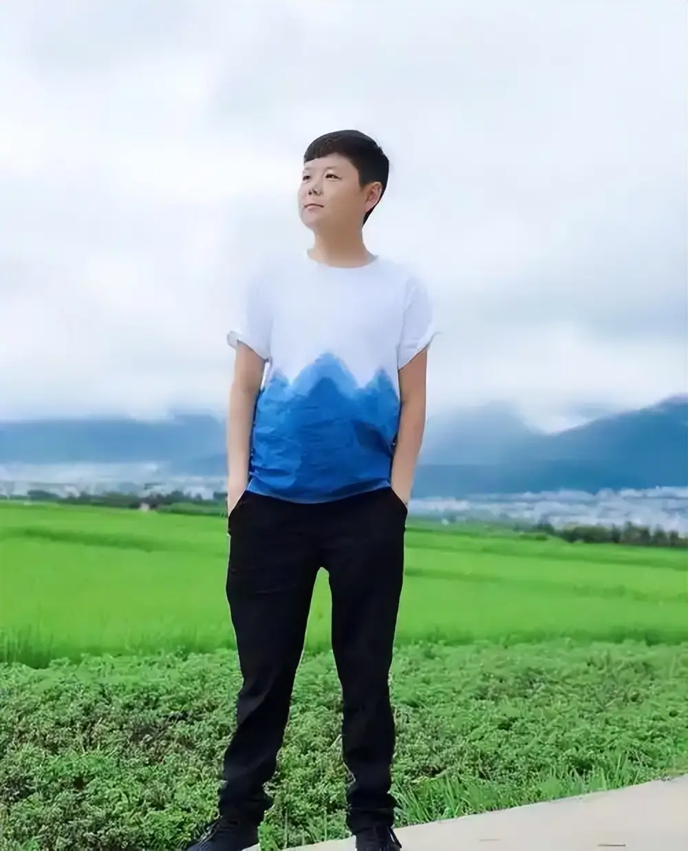 Cô gái 1m3 cưới chồng cao 1m48, sau kết hôn chồng cô bỗng cao lên và cái kết - 5