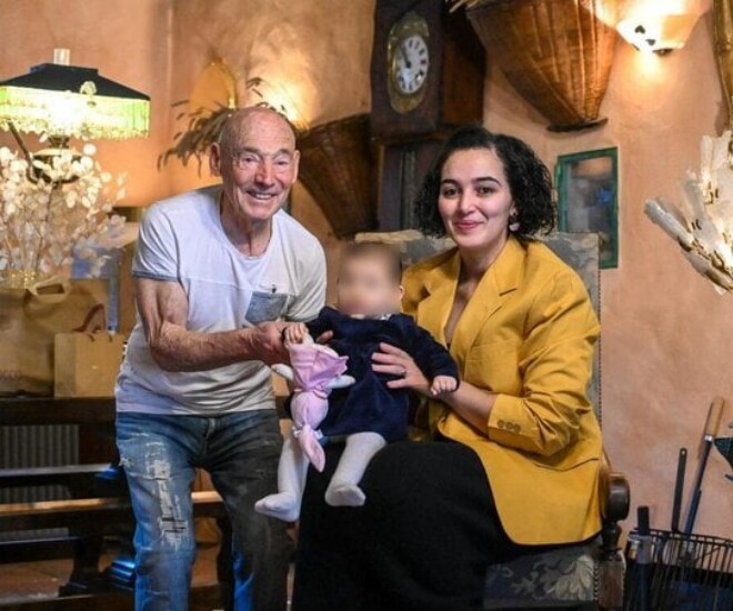 Cụ ông U100 tái hôn với vợ kém 52 tuổi, 3 năm sau lên chức bố lần thứ 7 ở tuổi 91 - 1