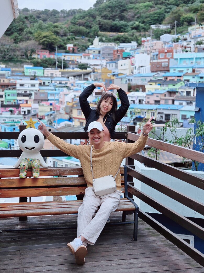 Mạnh Trường bị bà xã "đánh úp", tặng món quà vừa ngọt ngào vừa hoảng hốt dịp cuối năm - 3