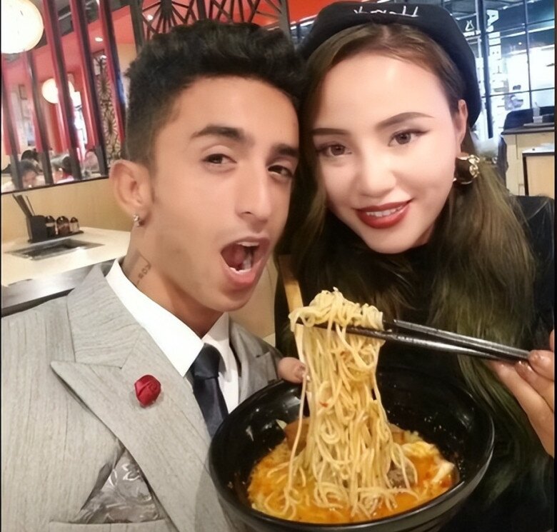 Mẹ đơn thân 2 con tái hôn với Tiến sĩ Pakistan kém 8 tuổi, sinh con lai đẹp như thiên thần - 3