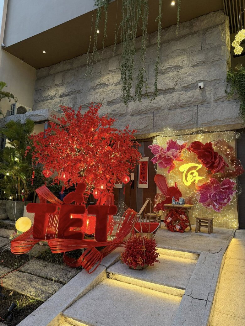 2 con Đàm Thu Trang diện áo dài đón Tết trông cực yêu, biệt thự gia đình trang hoàng lung linh sắc đỏ - 5