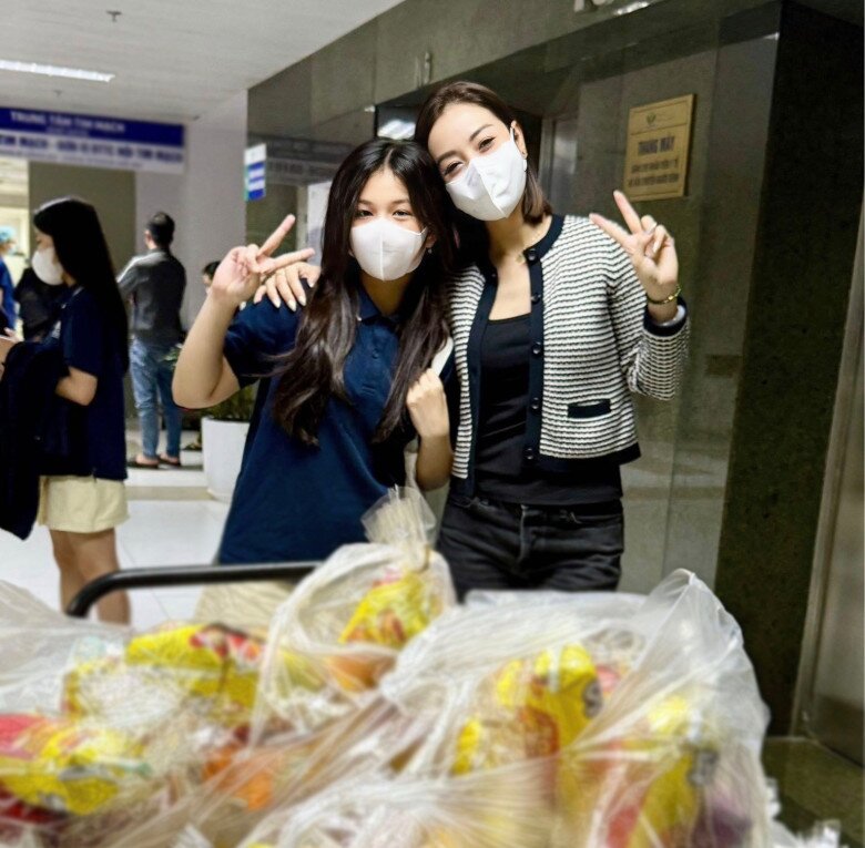 2 con gái Jennifer Phạm chuẩn "tiểu thư cành vàng": Quốc tịch Mỹ học trường quốc tế, được bà nội quyền lực yêu chiều - 5