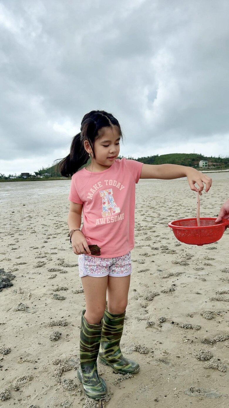 2 con gái Jennifer Phạm chuẩn "tiểu thư cành vàng": Quốc tịch Mỹ học trường quốc tế, được bà nội quyền lực yêu chiều - 7