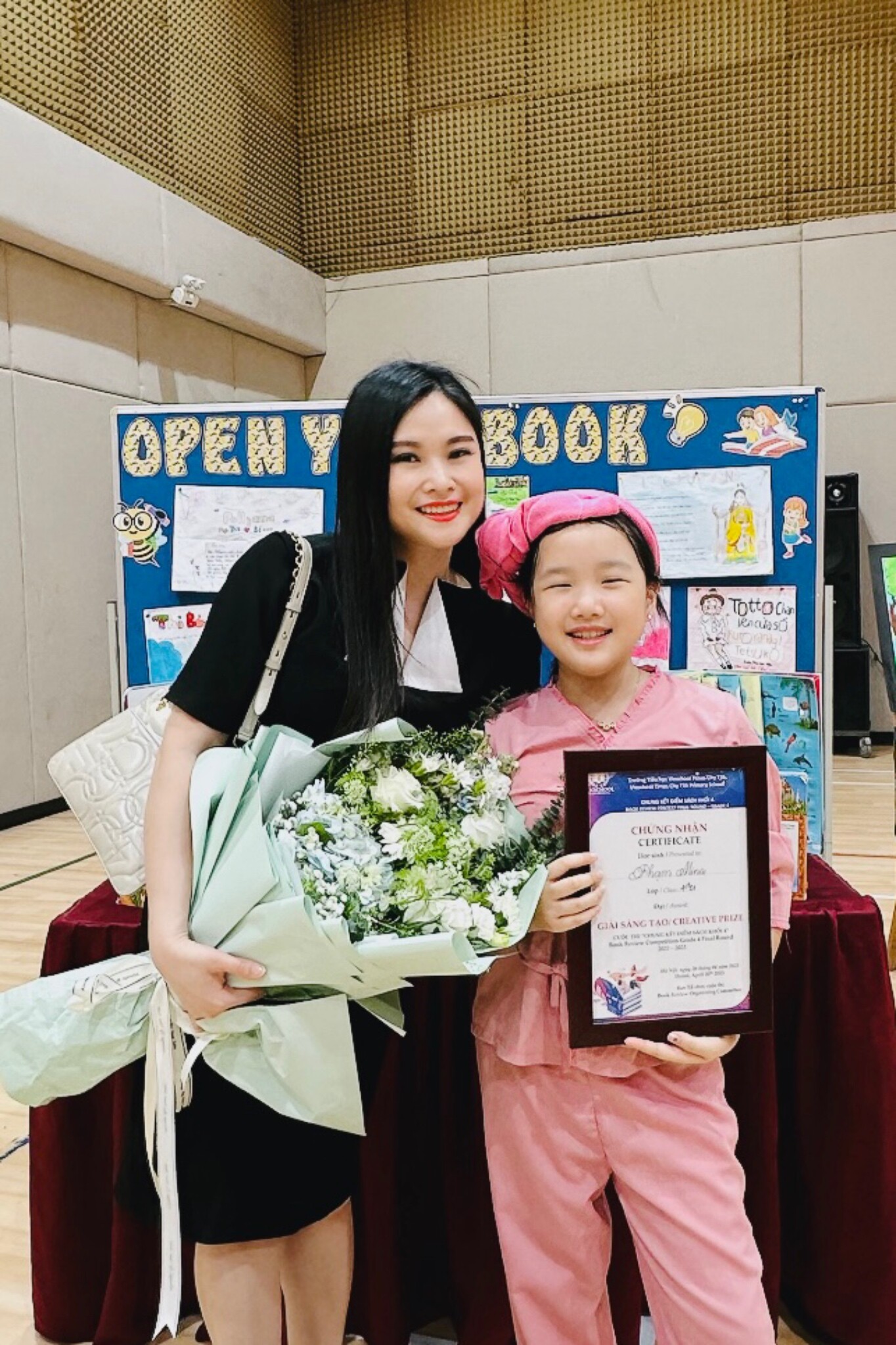 Bé gái chúc Tết bằng 20 thứ tiếng nay thành thiếu nữ xinh đẹp, là ái nữ của BTV nổi tiếng trên VTV - 6