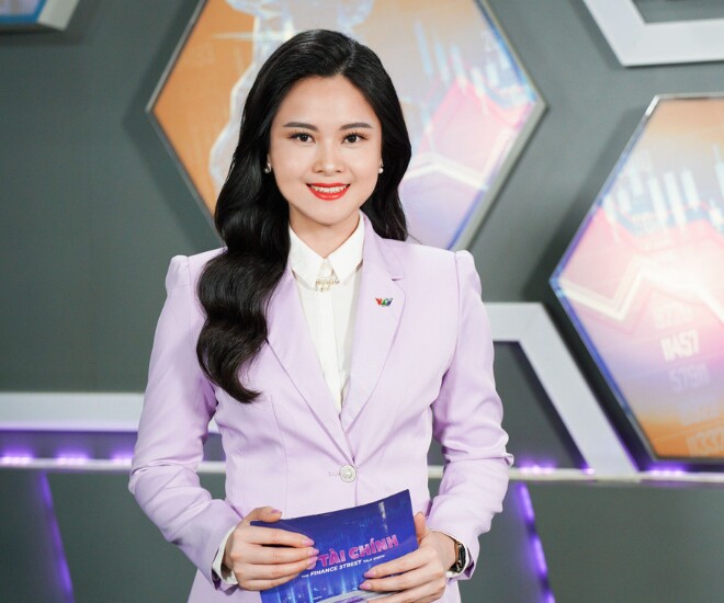 Bé gái chúc Tết bằng 20 thứ tiếng nay thành thiếu nữ xinh đẹp, là ái nữ của BTV nổi tiếng trên VTV - 1