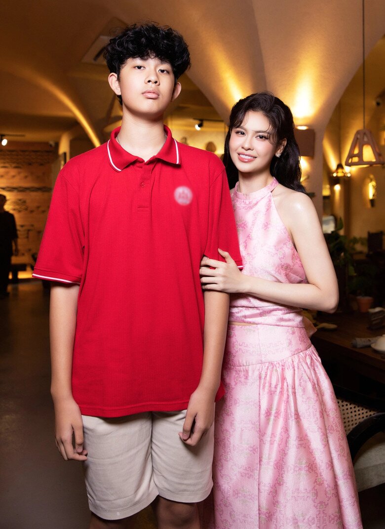 Con trai Trương Quỳnh Anh dậy thì chuẩn "bản sao" của Tim: Cao ngưỡng 1m9, là chỗ dựa giúp mẹ vượt biến cố hôn nhân - 4