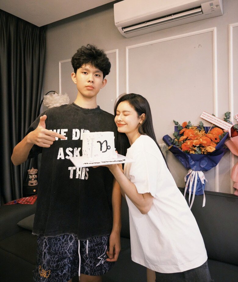 Con trai Trương Quỳnh Anh dậy thì chuẩn "bản sao" của Tim: Cao ngưỡng 1m9, là chỗ dựa giúp mẹ vượt biến cố hôn nhân - 2