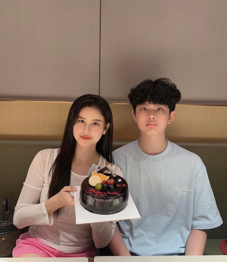 Con trai Trương Quỳnh Anh dậy thì chuẩn "bản sao" của Tim: Cao ngưỡng 1m9, là chỗ dựa giúp mẹ vượt biến cố hôn nhân - 5