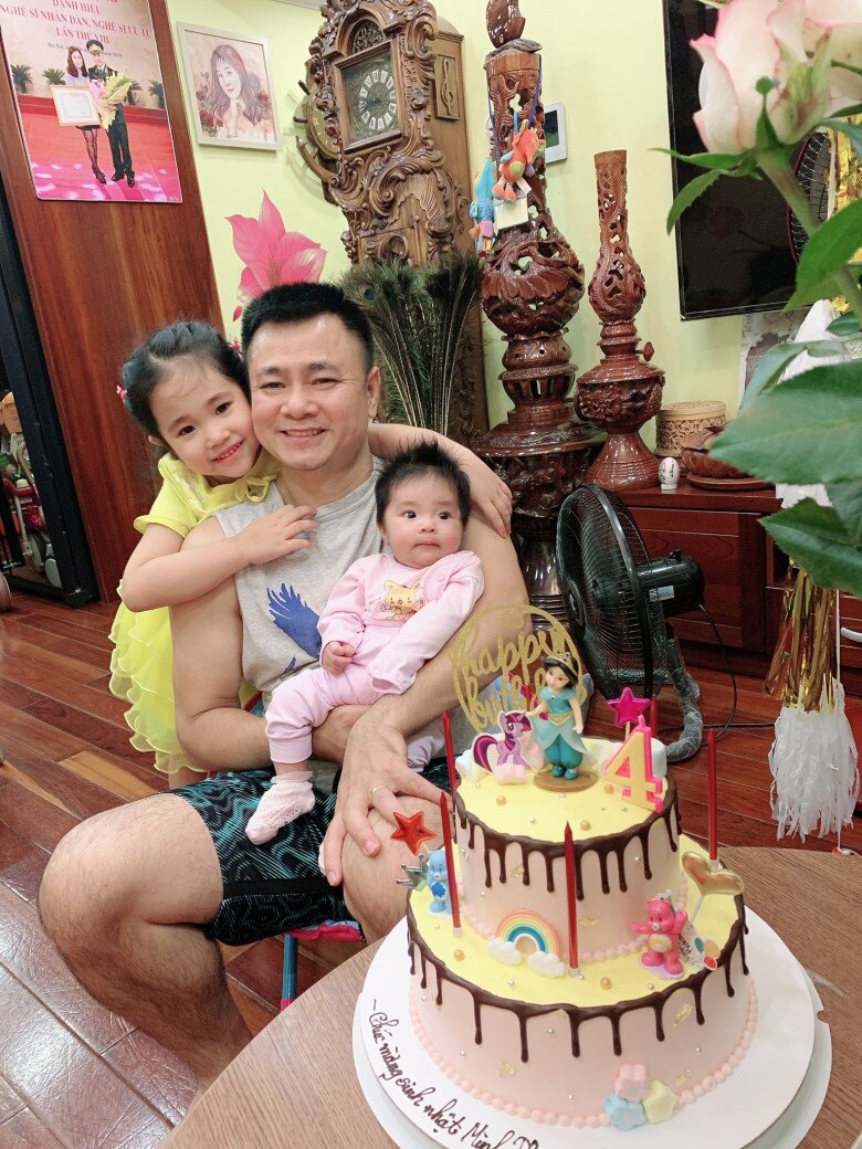 Đại tá là NSND mang học hàm Tiến sĩ nuôi 3 con cực khéo, không chọn trường quốc tế vẫn tốn học phí trăm triệu/năm - 9