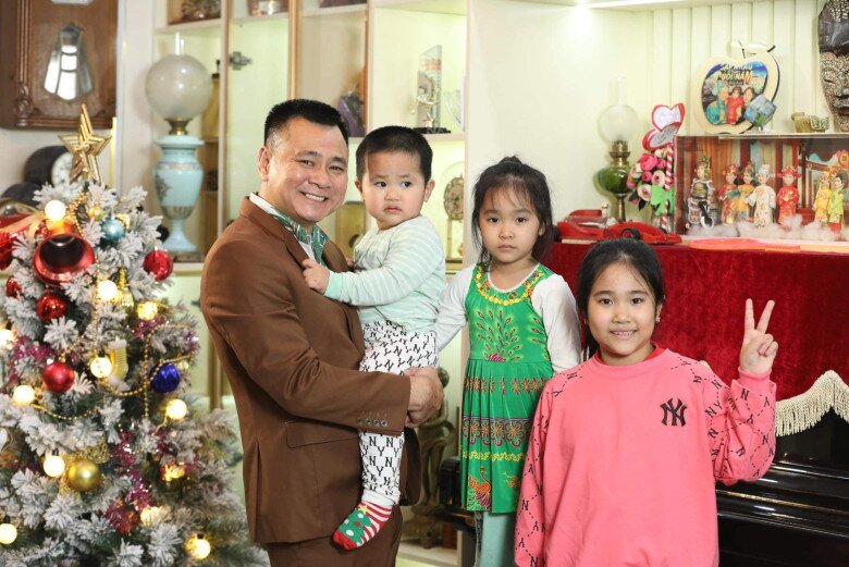 Đại tá là NSND mang học hàm Tiến sĩ nuôi 3 con cực khéo, không chọn trường quốc tế vẫn tốn học phí trăm triệu/năm - 3