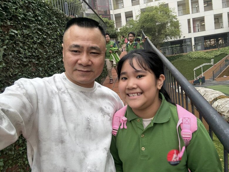 Đại tá là NSND mang học hàm Tiến sĩ nuôi 3 con cực khéo, không chọn trường quốc tế vẫn tốn học phí trăm triệu/năm - 5