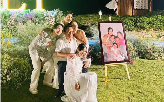 Diva Mỹ Linh kỷ niệm 28 năm ngày cưới với nhạc sĩ Anh Quân: "Có 3 đứa con nay sắp thành 5 đứa" - 9