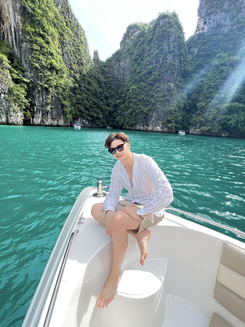 Hà Kiều Anh mừng sinh nhật con riêng của chồng, thiếu gia nhà đại gia Trung Nam điển trai y hệt bố - 2