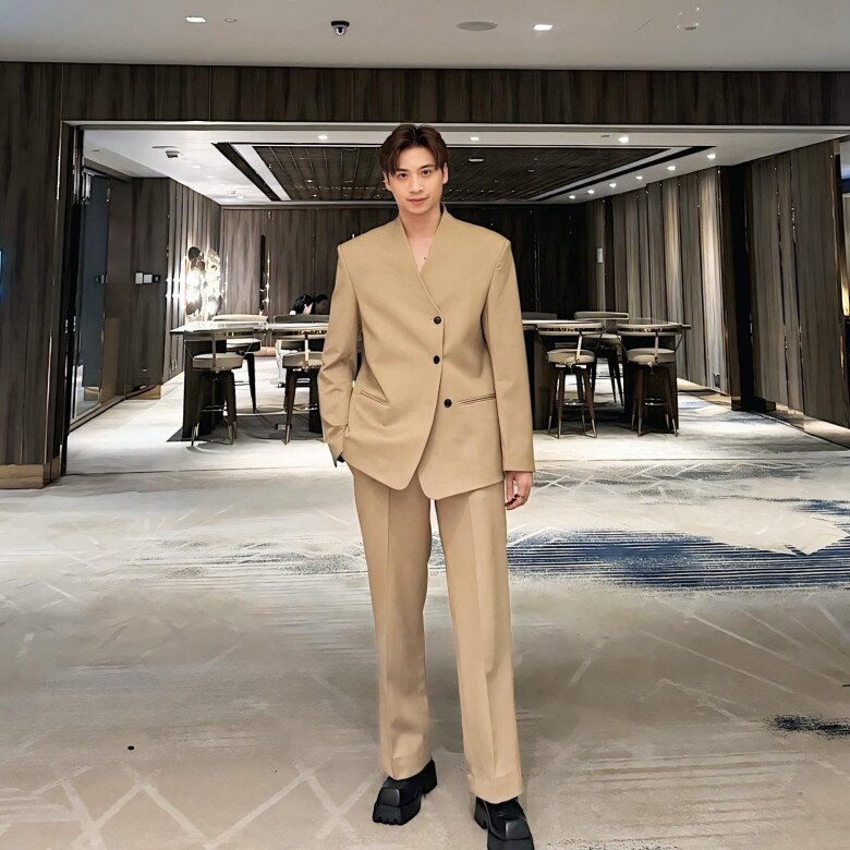 Hà Kiều Anh mừng sinh nhật con riêng của chồng, thiếu gia nhà đại gia Trung Nam điển trai y hệt bố - 4