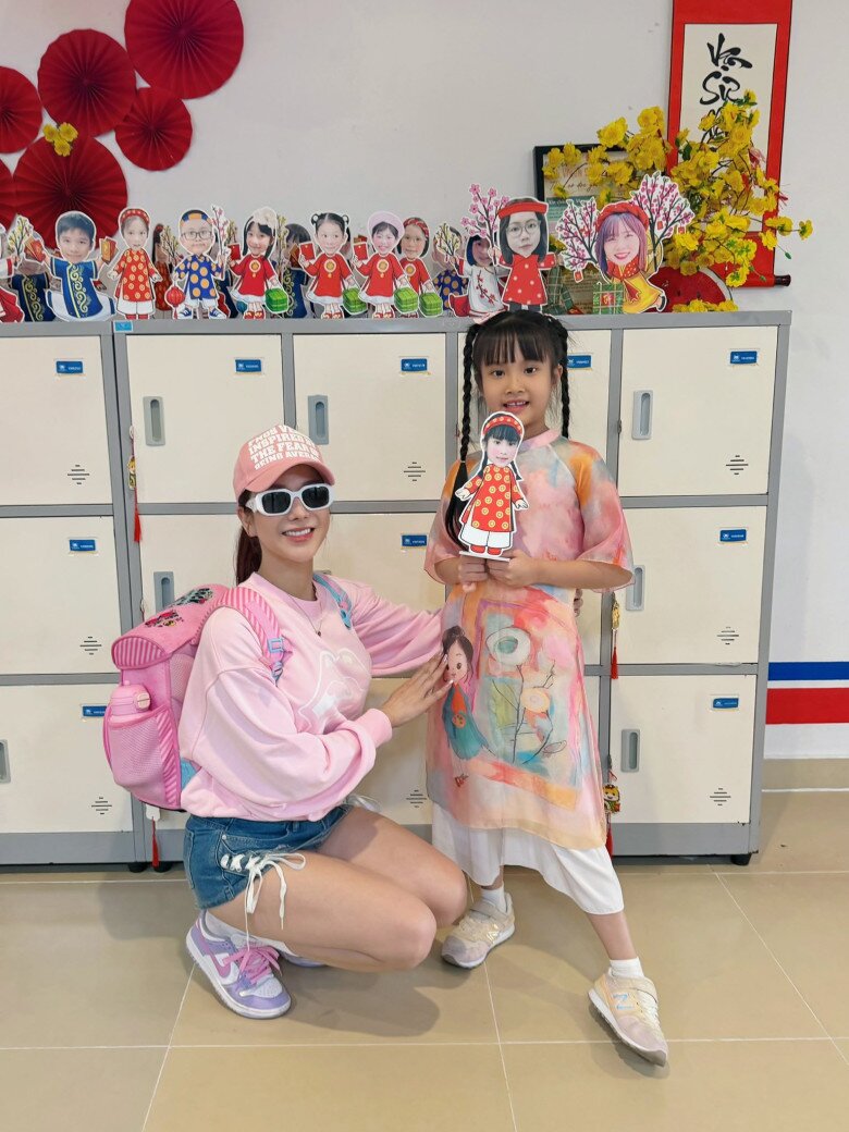 Khó tin khi nhìn cảnh Diệp Lâm Anh lên trường đón con, bé Boorin nay rõ nét là "bản sao" của bố thiếu gia - 3