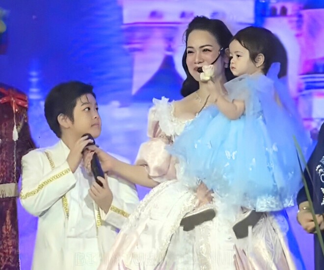 Nhật Kim Anh tổ chức thôi nôi to ngang đám cưới cho con gái lai Tây, bé Julia lộ tên khai sinh mang họ mẹ - 6