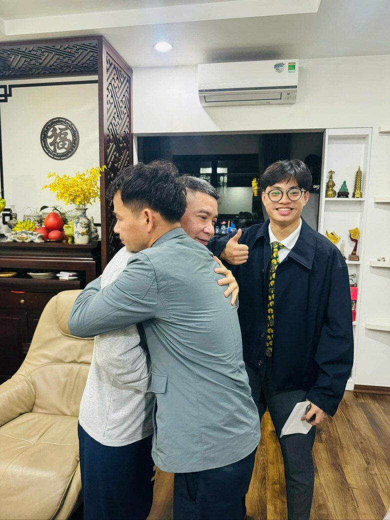 NSND Xuân Bắc đưa 2 con trai đến chúc Tết NSND Công Lý, tình bạn 30 năm keo sơn dù "mỗi người một ngả" - 4